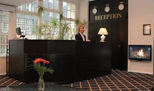 Hotel Kubrat Am Checkpoint Charlie Berlijn Interieur foto